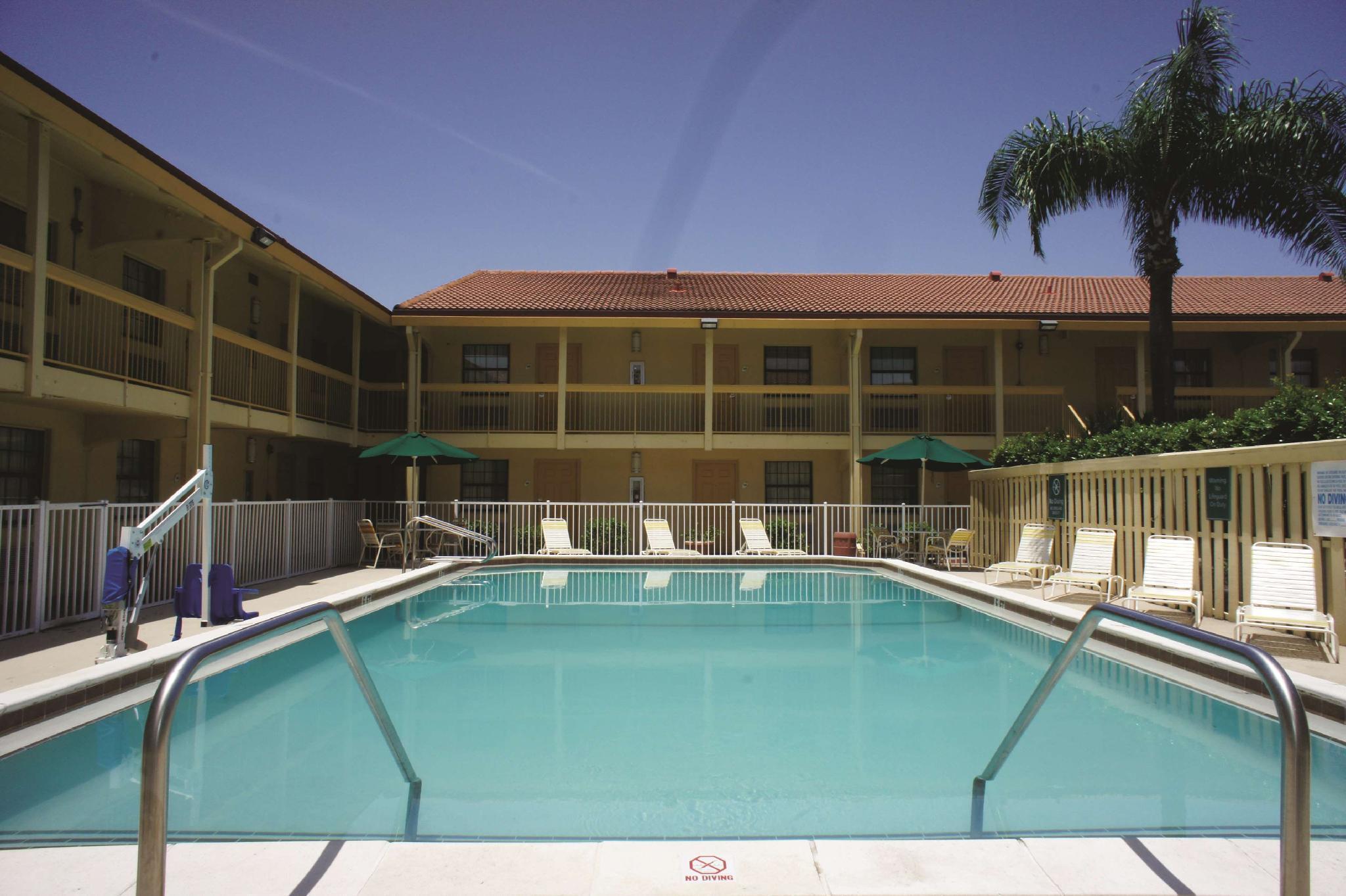 Baymont By Wyndham Fort Myers Central Eksteriør bilde