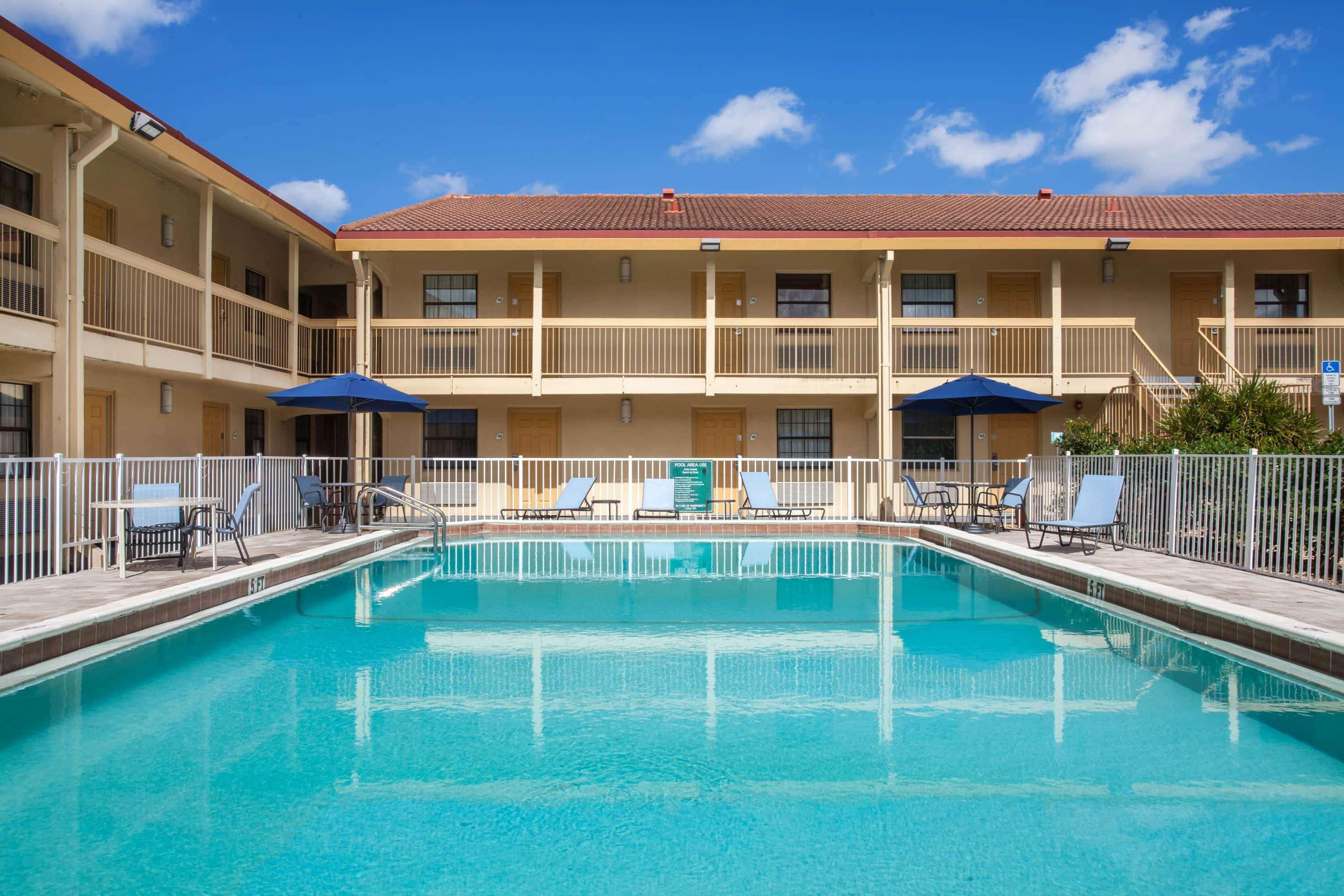 Baymont By Wyndham Fort Myers Central Eksteriør bilde