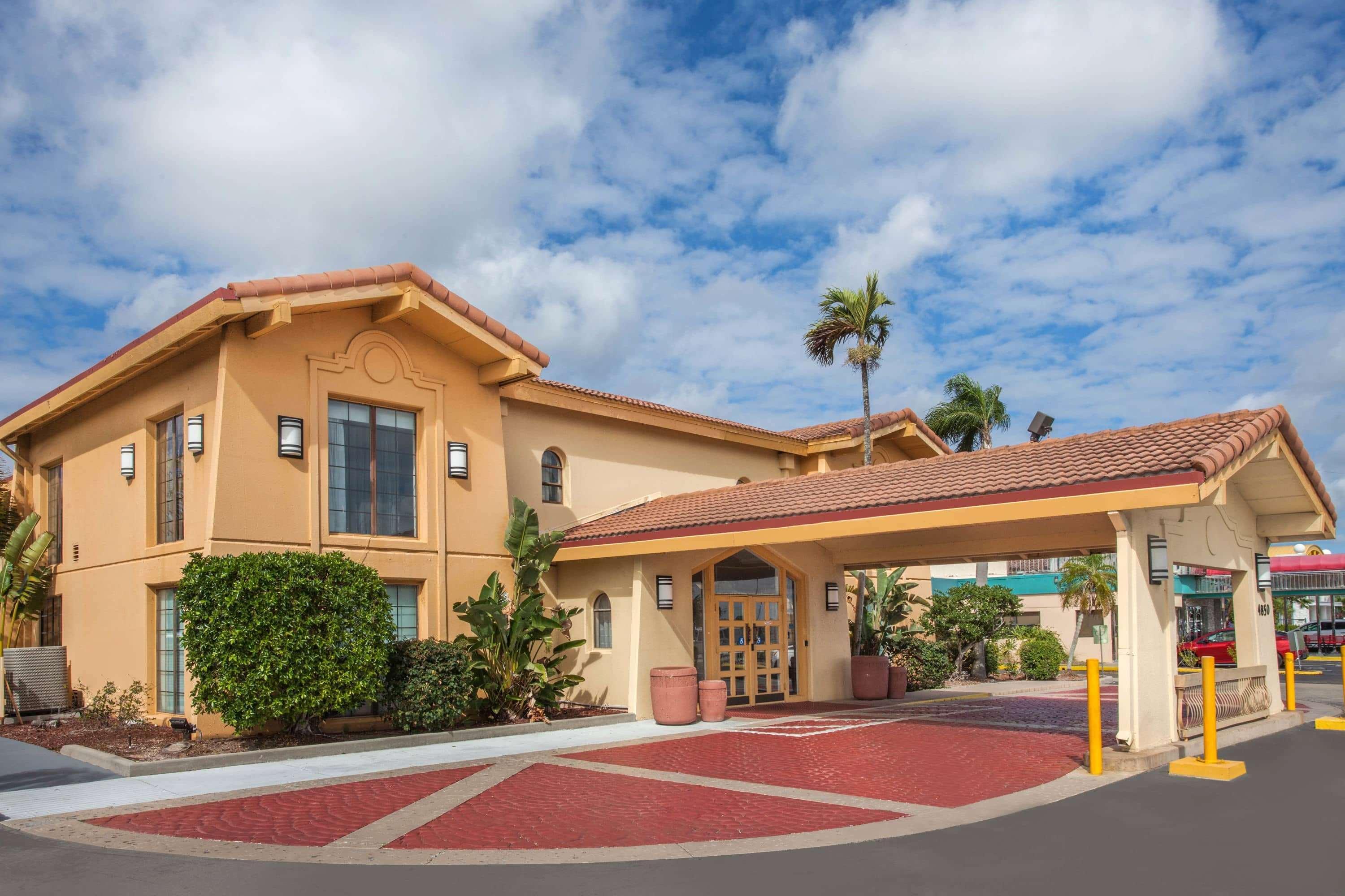 Baymont By Wyndham Fort Myers Central Eksteriør bilde